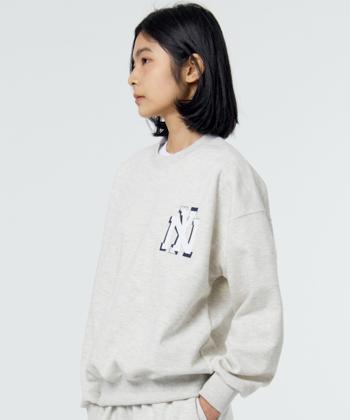 PAPERBOY（ペーパーボーイ）の「NYシンプルロゴスウェットシャツ-オートミール（スウェット・レディース・その他・SMALL/MEDIUM/LARGE/X-LARGE）」の6枚目の写真
