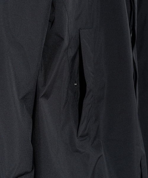HERNO(ヘルノ)の「HERNO 2 LAYER PROMETEO BALMACAAN DOWN COAT ヘルノ 2レイヤー プロメテオ ステンカラー ダウンコート(ダウンジャケット/コート・メンズ・ブラック・50/46)」の11枚目の写真