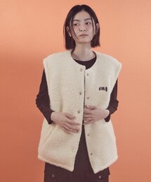 ユニセックスアルパカ刺繍リバーシブルベスト_クリーム
