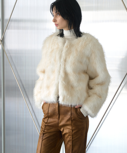 320SHOWROOM(320ショールーム)の「Faux Fox Fur Short Jacket Ivory(ムートンコート・レディース・アイボリー・FREE)」の6枚目の写真