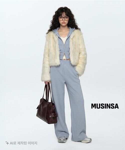 320SHOWROOM(320ショールーム)の「Faux Fox Fur Short Jacket Ivory(ムートンコート・レディース・アイボリー・FREE)」の3枚目の写真