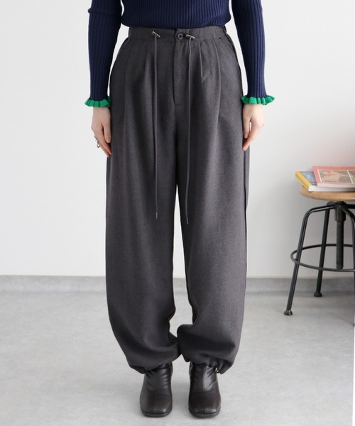 cepo(セポ)の「〈2way〉スーチングイージータックスラックス(スラックス・レディース・チャコール/ブラック・S/M)」の2枚目の写真