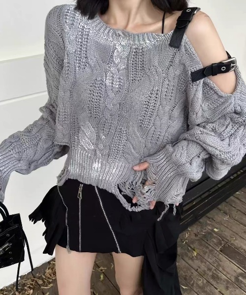 .KOM(ドットコム)の「『NOVESSEL/ノベセル』ベルトデザイン付きケーブルニット 【CN】(ニット/セーター・レディース・グレー/ブラック/ホワイト・FREE)」の1枚目の写真