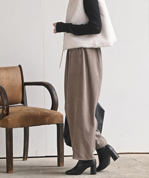 rps（アールピーエス）の「ピーチ起毛コクーンパンツ（その他パンツ・レディース・モカ/チャコールグレー/ブラック・フリー）」の15枚目の写真