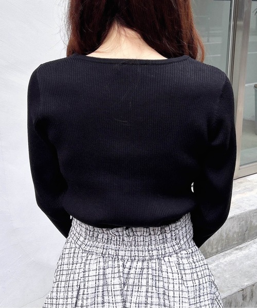 INGNI（イング）の「フロントレースドッキングニット（ニット/セーター・レディース・ブラック×ホワイト/ピンク系2/レッド系3/グレー×ホワイト・M）」の9枚目の写真