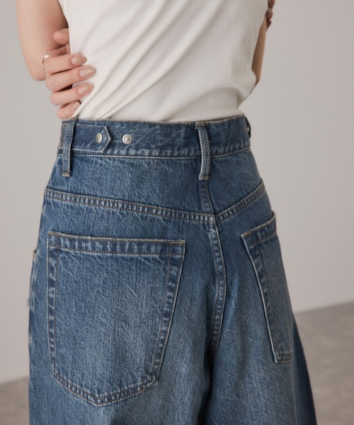 ADAM ET ROPE'(アダムエロペ)の「ターンナップアジャストデニム(デニムパンツ・レディース・ブルー/ベージュ・36/38)」の13枚目の写真