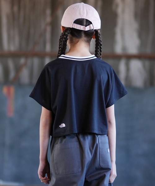 THE NORTH FACE(ザノースフェイス)の「THE NORTH FACE ザ・ノース・フェイス ワイドシルエット ショート Tシャツ NTJ32603(Tシャツ/カットソー・キッズ・オフホワイト/グレー×サックスブルー/ブラック・160cm/150cm/140cm/130cm)」の14枚目の写真