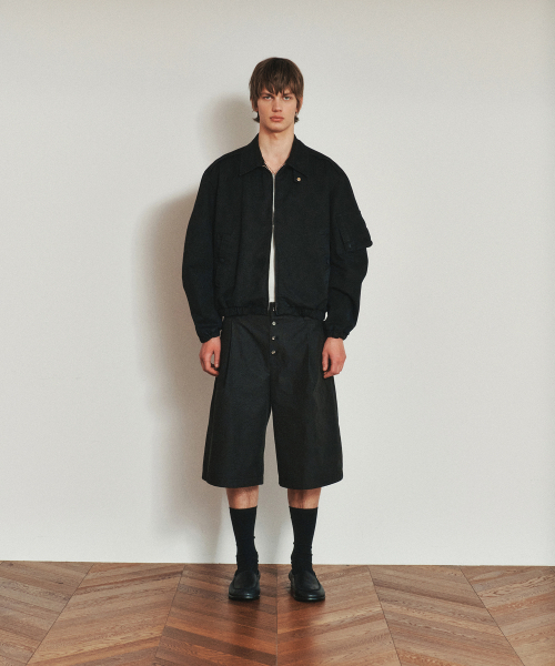 HEUTE(ホイテ)の「NIC VINTAGE WASHED JUMPER (BLACK)(ブルゾン・メンズ・ブラック・M/L)」の4枚目の写真