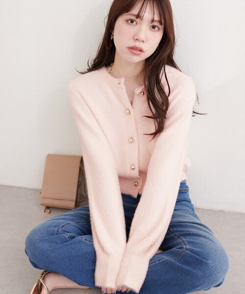 natural couture（ナチュラルクチュール）の「ころりん釦クルーネックシャギーカーディガン（カーディガン/ボレロ・レディース・ネイビー/ピンク/アイボリー/グレイッシュベージュ/サックスブルー/チャコールグレー・FREE）」の2枚目の写真