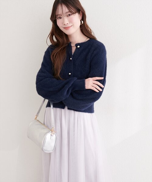 natural couture（ナチュラルクチュール）の「ころりん釦クルーネックシャギーカーディガン（カーディガン/ボレロ・レディース・ネイビー/ピンク/アイボリー/グレイッシュベージュ/サックスブルー/チャコールグレー・FREE）」の12枚目の写真