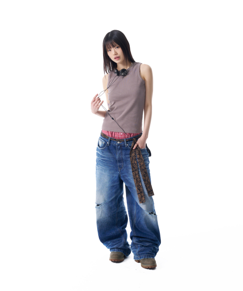 AAKAM(アーカム)の「Distressed Logo Sleeveless (Brown)(Tシャツ/カットソー・レディース・その他・1/2)」の6枚目の写真