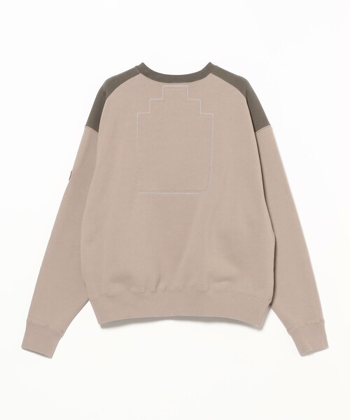 BEAMS T(ビームスティー)の「C.E / PANEL SHOULDER CREW NECK(スウェット・メンズ・ベージュ・XL/L/M)」の5枚目の写真