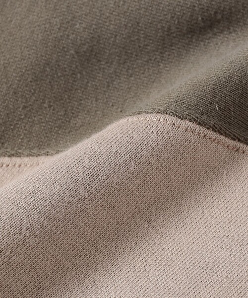 BEAMS T(ビームスティー)の「C.E / PANEL SHOULDER CREW NECK(スウェット・メンズ・ベージュ・XL/L/M)」の7枚目の写真
