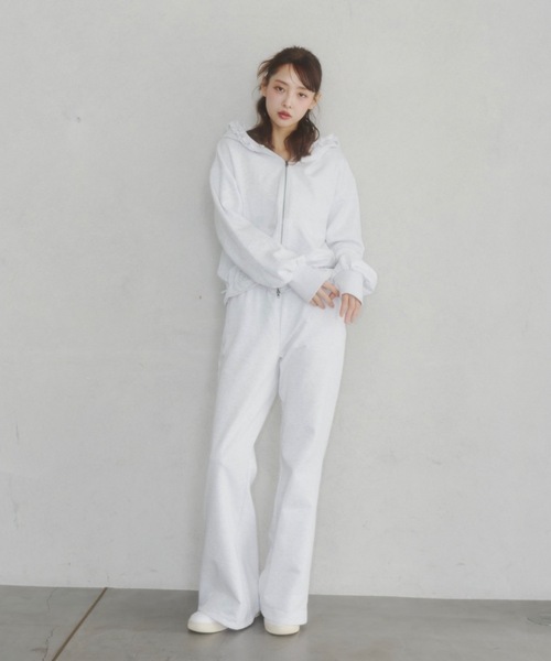 Lallana(ララーナ)の「Lame coco frill straight sweatpants/ラメココフリルストレートスウェットパンツ(その他パンツ・レディース・グレー/ブラック・SMALL/FREE)」の16枚目の写真