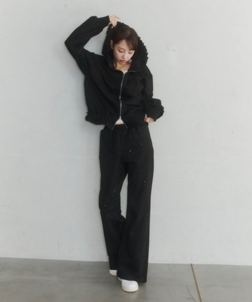 Lallana(ララーナ)の「Lame coco frill straight sweatpants/ラメココフリルストレートスウェットパンツ(その他パンツ・レディース・グレー/ブラック・SMALL/FREE)」の3枚目の写真