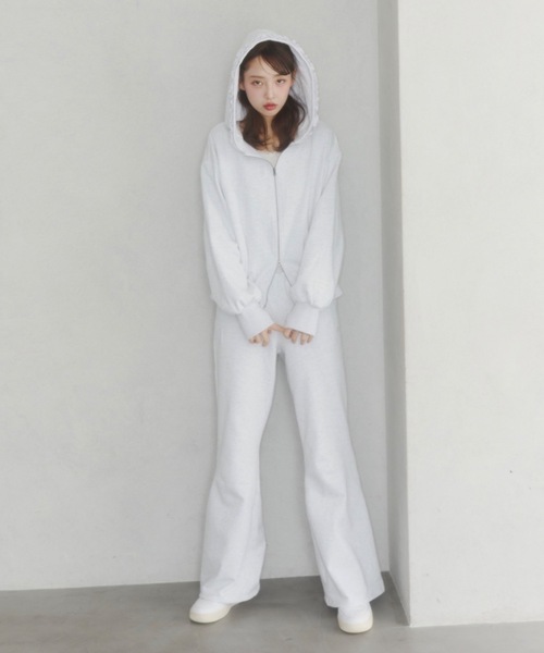 Lallana(ララーナ)の「Lame coco frill straight sweatpants/ラメココフリルストレートスウェットパンツ(その他パンツ・レディース・グレー/ブラック・SMALL/FREE)」の12枚目の写真