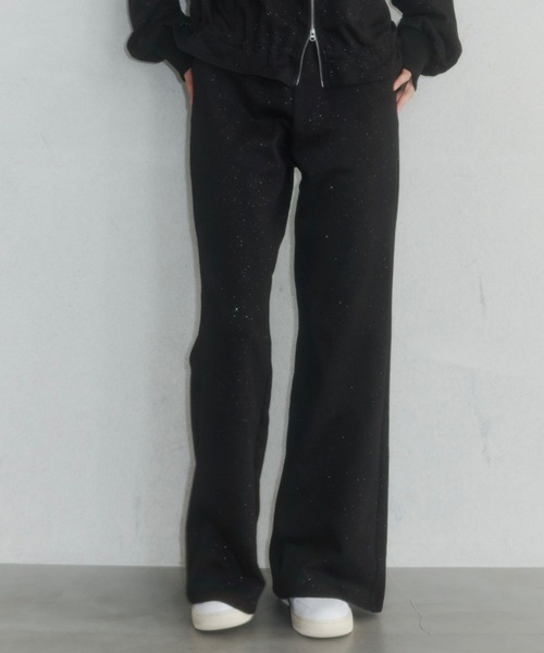 Lallana(ララーナ)の「Lame coco frill straight sweatpants/ラメココフリルストレートスウェットパンツ(その他パンツ・レディース・グレー/ブラック・SMALL/FREE)」の6枚目の写真