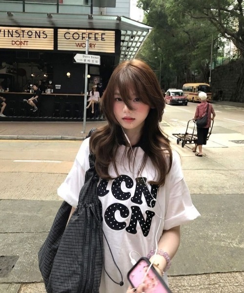 Teem Store(チームストア)の「【新色追加!】【大容量/A4対応◎/PC収納◎】【ユニセックス】斜めがけチェック柄サイドポケットシャーリングビッグショルダーバッグ トラベルバッグ(ショルダーバッグ・レディース・ブラック/グレー/ブラウン/ライトブラウン/レッド・F)」の7枚目の写真