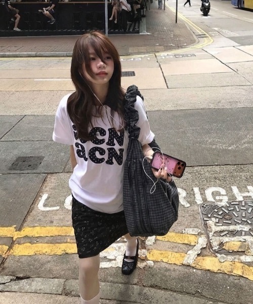 Teem Store(チームストア)の「【新色追加!】【大容量/A4対応◎/PC収納◎】【ユニセックス】斜めがけチェック柄サイドポケットシャーリングビッグショルダーバッグ トラベルバッグ(ショルダーバッグ・レディース・ブラック/グレー/ブラウン/ライトブラウン/レッド・F)」の9枚目の写真