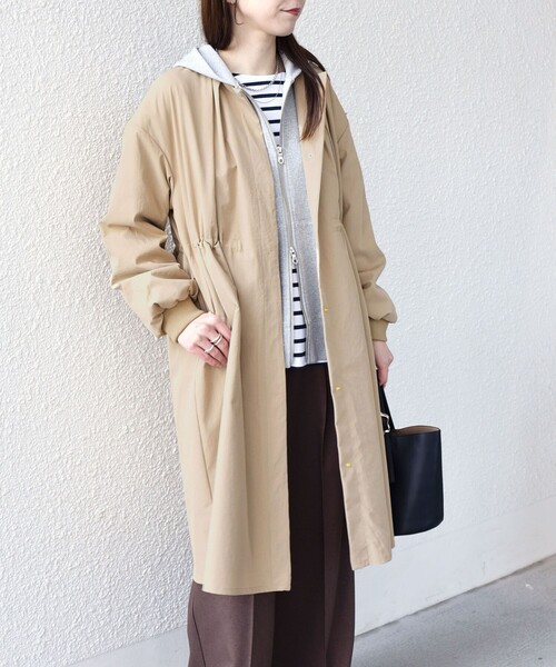 SHIPS Colors(シップス カラーズ)の「SHIPS Colors:〈手洗い可能〉ツイル ノーカラー タック コート◇(ノーカラーコート・レディース・ネイビー/ベージュ・ONE SIZE)」の2枚目の写真