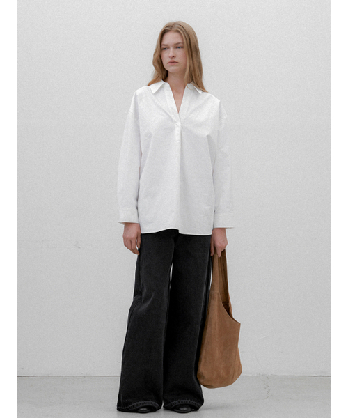 ATELIER NAIN（アトリエナイン）の「SOLID LOOSE FIT TUCK SHIRT(BL-4357)（シャツ/ブラウス・レディース・アイボリー・FREE）」の2枚目の写真