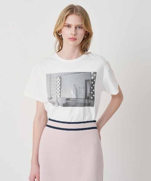 ANAYI(アナイ)の「コットン天竺フォトプリントTシャツ(Tシャツ/カットソー・レディース・クリーム/ホワイト/ライトホワイト・36/38)」の2枚目の写真