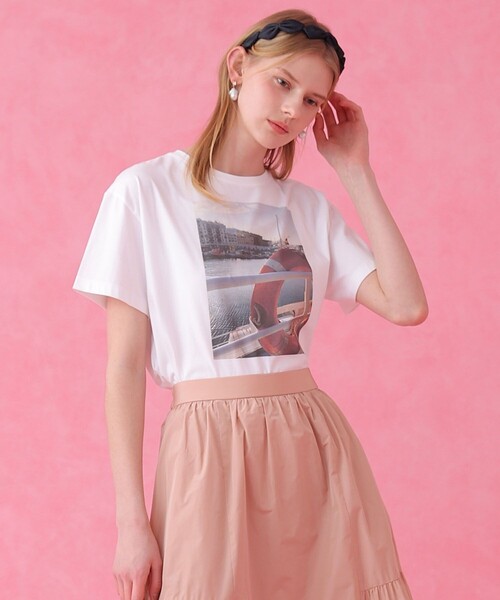 ANAYI(アナイ)の「コットン天竺フォトプリントTシャツ(Tシャツ/カットソー・レディース・クリーム/ホワイト/ライトホワイト・36/38)」の1枚目の写真