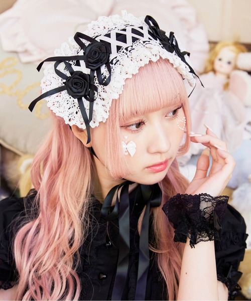 BODYLINE(ボディライン)の「レースアップ2連薔薇ヘッドドレス(その他ヘアアクセサリー・レディース・ブラック×ホワイト/ピンク/レッド/オフホワイト/ブラック/サックスブルー・FREE)」の8枚目の写真