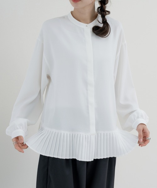 refinedworks（リファインドワークス）の「【refinedworks】裾プリーツ が印象的な バンドカラーブラウス！（シャツ/ブラウス・レディース・ホワイト/ブラック・FREE）」の3枚目の写真
