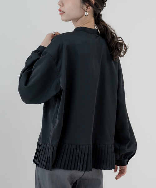 refinedworks（リファインドワークス）の「【refinedworks】裾プリーツ が印象的な バンドカラーブラウス！（シャツ/ブラウス・レディース・ホワイト/ブラック・FREE）」の10枚目の写真