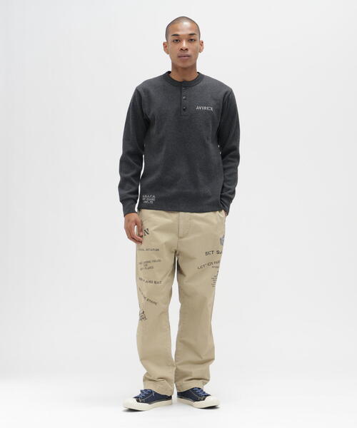 AVIREX（アヴィレックス）の「《WEB&DEPOT限定》STENCIL HONEYCOMB HENRY NECK L/S T-SHIRT/ ステンシル ハニカム ヘンリーネック 長袖Tシャツ / AVIREX / アヴィレックス（Tシャツ/カットソー・メンズ・ブラック/ホワイト系2/オリーブ系・L/2XL/XL/M）」の8枚目の写真