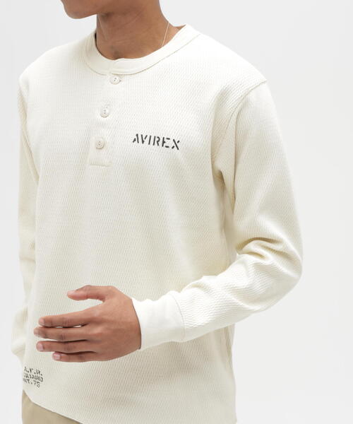 AVIREX（アヴィレックス）の「《WEB&DEPOT限定》STENCIL HONEYCOMB HENRY NECK L/S T-SHIRT/ ステンシル ハニカム ヘンリーネック 長袖Tシャツ / AVIREX / アヴィレックス（Tシャツ/カットソー・メンズ・ブラック/ホワイト系2/オリーブ系・L/2XL/XL/M）」の17枚目の写真