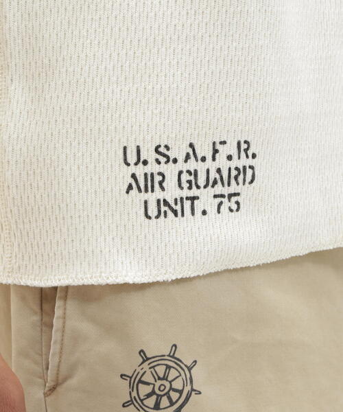 AVIREX（アヴィレックス）の「《WEB&DEPOT限定》STENCIL HONEYCOMB HENRY NECK L/S T-SHIRT/ ステンシル ハニカム ヘンリーネック 長袖Tシャツ / AVIREX / アヴィレックス（Tシャツ/カットソー・メンズ・ブラック/ホワイト系2/オリーブ系・L/2XL/XL/M）」の20枚目の写真