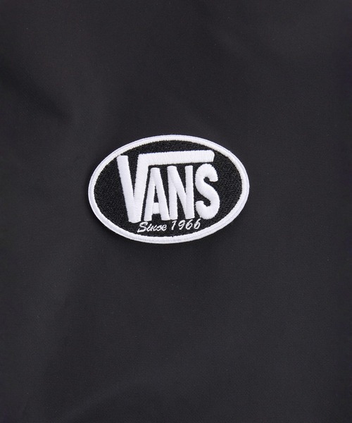 VANS(バンズ)の「TORREY コーチジャケット 2.0 / Torrey Nylon Coaches Jacket 2. VN000TREY281(ブルゾン・メンズ・ブラック・LARGE/SMALL/X-LARGE/XX-LARGE/MEDIUM)」の4枚目の写真