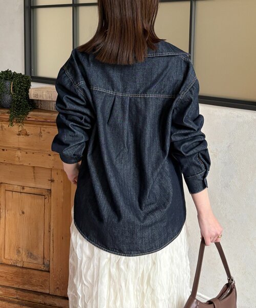 Thevon(ゼボン)の「ワンポケットデニムシャツ(シャツ/ブラウス・レディース・ネイビー/サックスブルー/ブラック・FREE)」の7枚目の写真