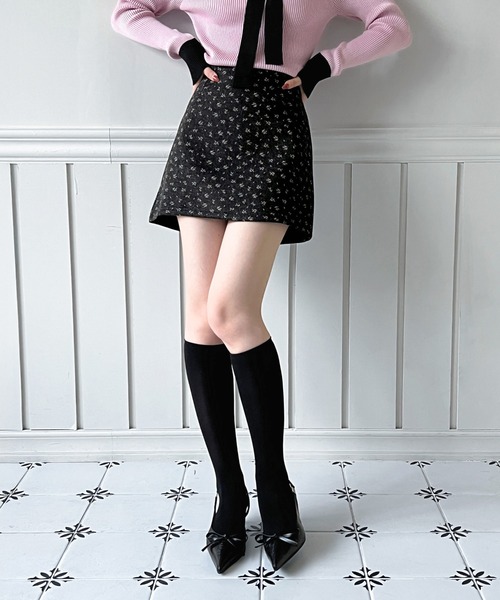 by muni:r(バイ ムニール)の「フローラルジャカードミニスカート(スカート・レディース・ブラック/アイボリー・SMALL/MEDIUM)」の17枚目の写真