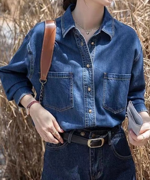 SallyLunn（サリーラン）の「ポケット付きデニムシャツ（シャツ/ブラウス・レディース・ブルー・LARGE/MEDIUM）」の7枚目の写真