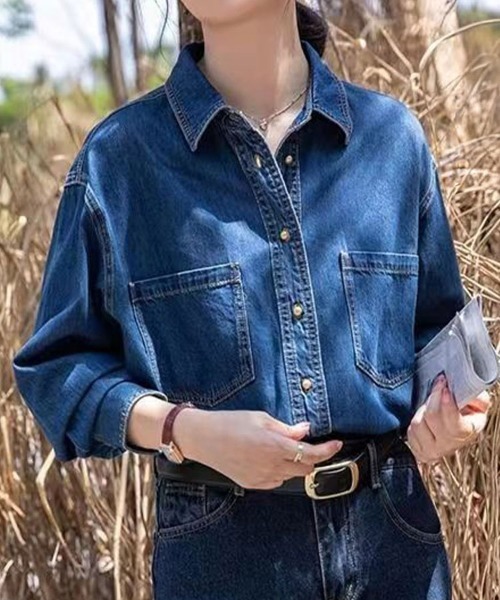 SallyLunn（サリーラン）の「ポケット付きデニムシャツ（シャツ/ブラウス・レディース・ブルー・LARGE/MEDIUM）」の9枚目の写真