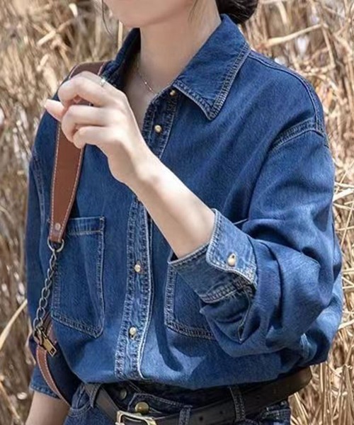 SallyLunn（サリーラン）の「ポケット付きデニムシャツ（シャツ/ブラウス・レディース・ブルー・LARGE/MEDIUM）」の11枚目の写真