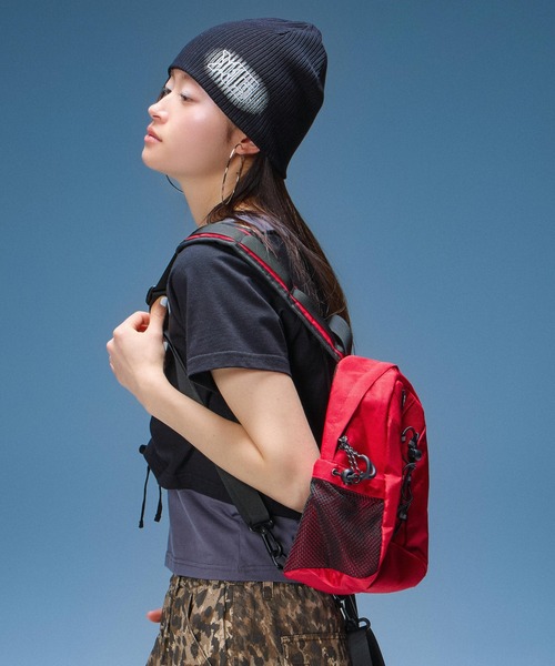 X-girl（エックスガール）の「BUNGEE CORD 2WAY MINI DAYPACK（バックパック/リュック・レディース・ブラック/レッド・ONE SIZE）」の7枚目の写真