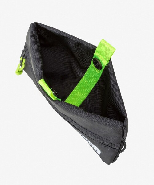 THE NORTH FACE（ザノースフェイス）の「THE NORTH FACE/ザ・ノース・フェイス Bilby Flat Pouch M/ビルビーフラットポーチM【NN22606】（ポーチ・メンズ・ブラック/ベージュ・ONE SIZE）」の9枚目の写真