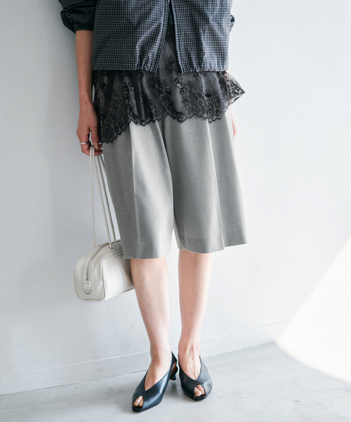 IENA（イエナ）の「ウォッシャブル テーパードハーフスラックス（その他パンツ・レディース・グレー/ブラック・38/36）」の2枚目の写真