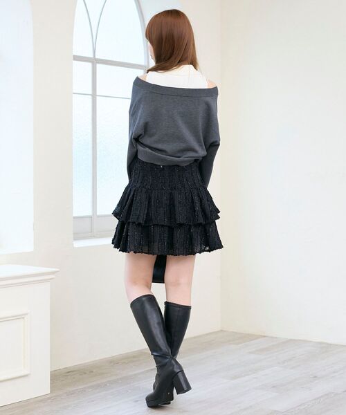 MAJESTIC LEGON(マジェスティックレゴン)の「襟付ノースリニットセットオフショルニット(ニット/セーター・レディース・ピンクベージュ/チャコールグレー/ライトグレー・MEDIUM)」の21枚目の写真