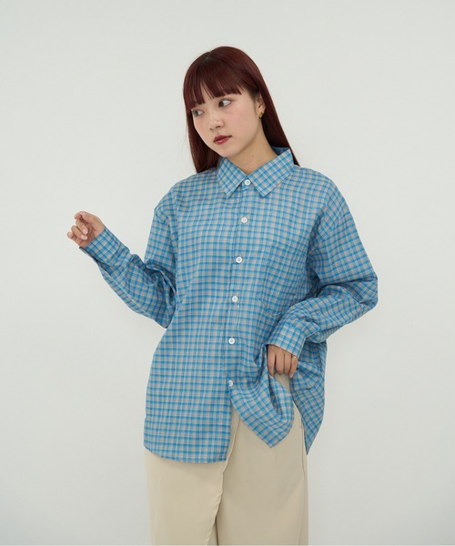 Uenui（ウニュイ）の「配色チェック・ゆるシルエット長袖シャツ（シャツ/ブラウス・レディース・ブルー・FREE）」の4枚目の写真