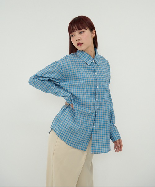 Uenui（ウニュイ）の「配色チェック・ゆるシルエット長袖シャツ（シャツ/ブラウス・レディース・ブルー・FREE）」の7枚目の写真