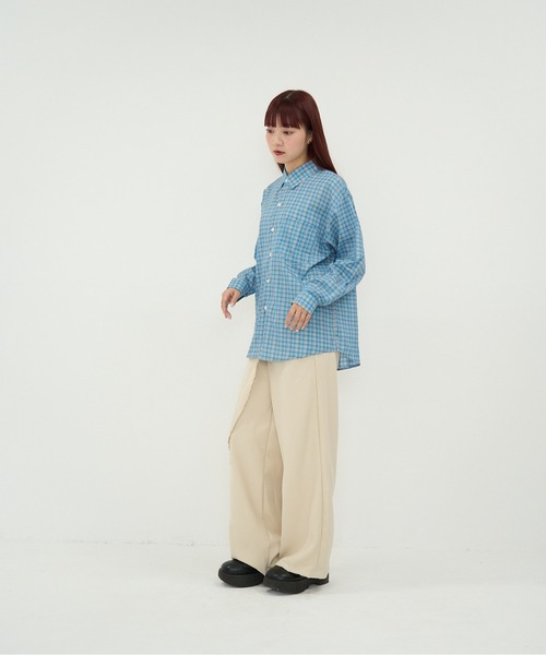 Uenui（ウニュイ）の「配色チェック・ゆるシルエット長袖シャツ（シャツ/ブラウス・レディース・ブルー・FREE）」の11枚目の写真