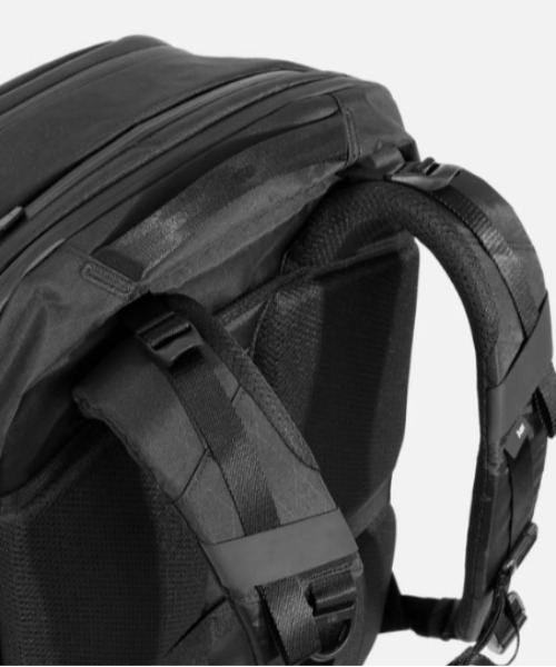 Aer（エアー）の「Aer（エアー）Travel Pack 4 35L X-Pac AER-29071（バックパック/リュック・メンズ・ブラック・F）」の4枚目の写真