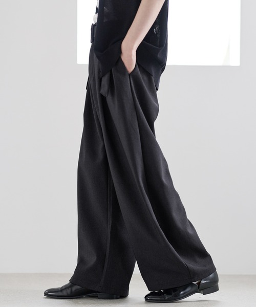 ASTRONOMY(アストロノミー)の「ベルテッドインタックワイドパンツ(その他パンツ・メンズ・ブラック/ネイビー・M/L/XL)」の5枚目の写真