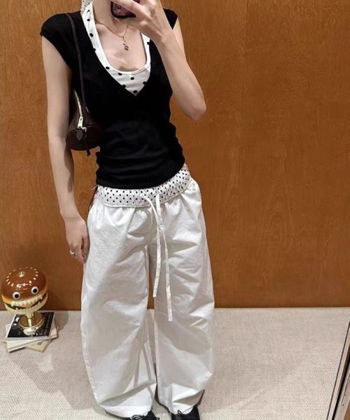 Ritzy(リッツィー)の「ドット柄 ホルターネック レイヤード風 T シャツ(Tシャツ/カットソー・レディース・ブラック/ブラック系・M/L)」の5枚目の写真
