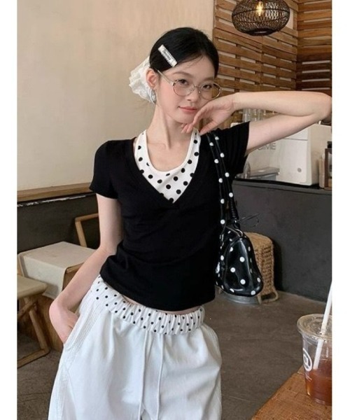 Ritzy(リッツィー)の「ドット柄 ホルターネック レイヤード風 T シャツ(Tシャツ/カットソー・レディース・ブラック/ブラック系・M/L)」の13枚目の写真